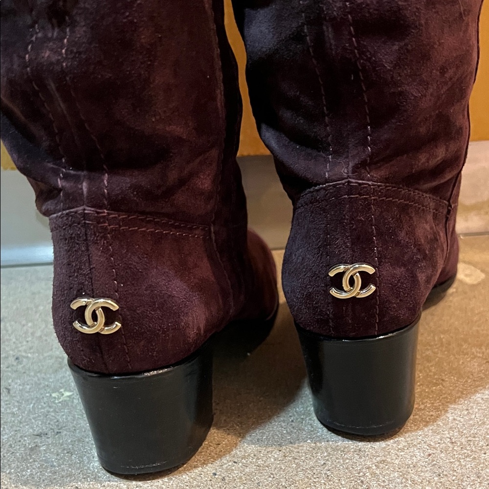 CHANEL Women's Dark BrownSuede Knee-high Heeled Boots